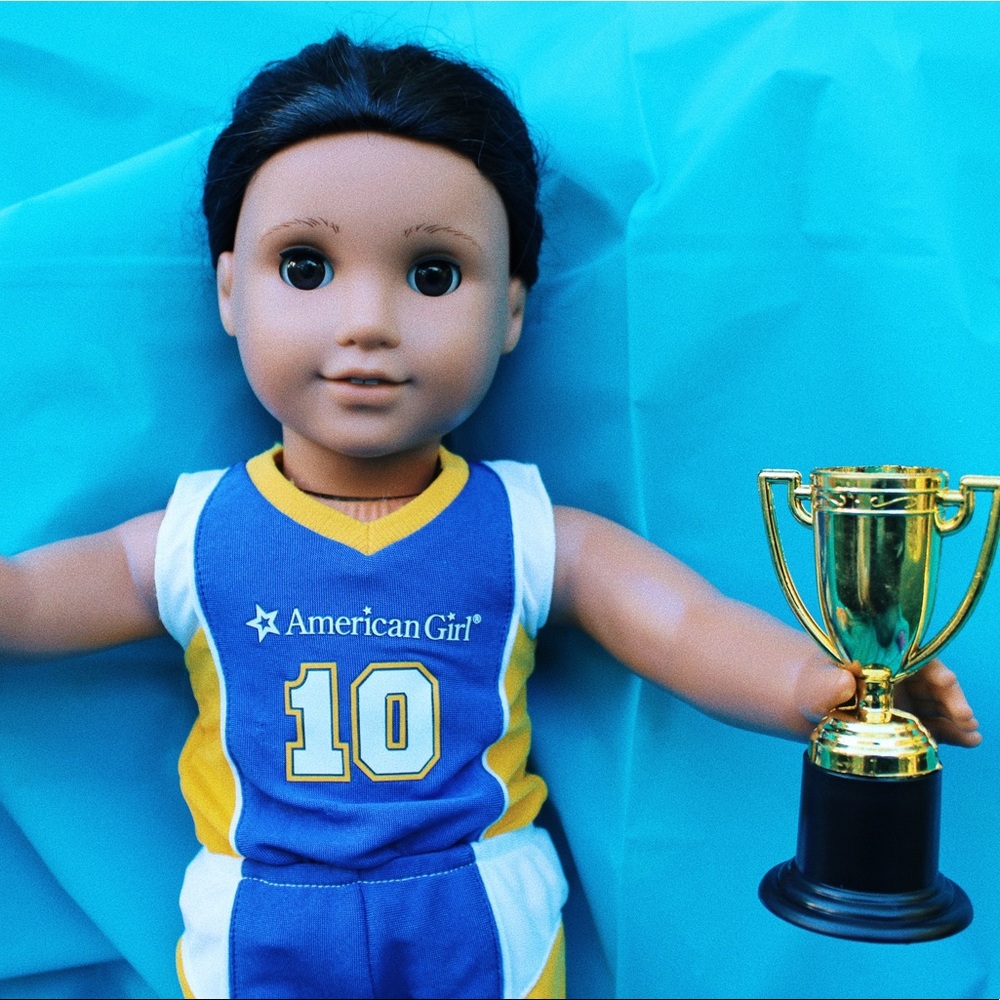 American Girl - Basketball Uniform & Trophy